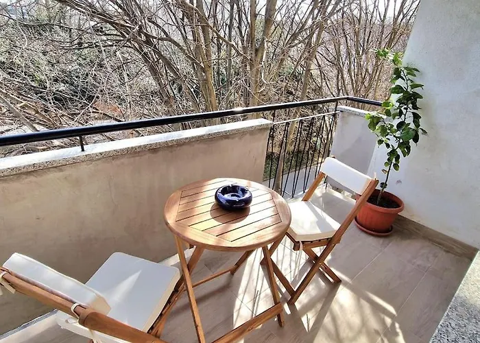 Nps - Only 10 Minutes From The Pula